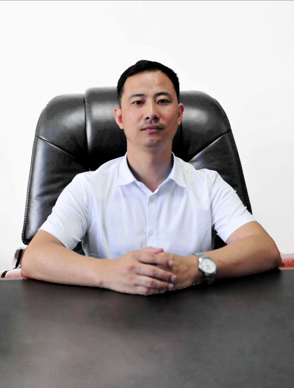 总经理 隆标